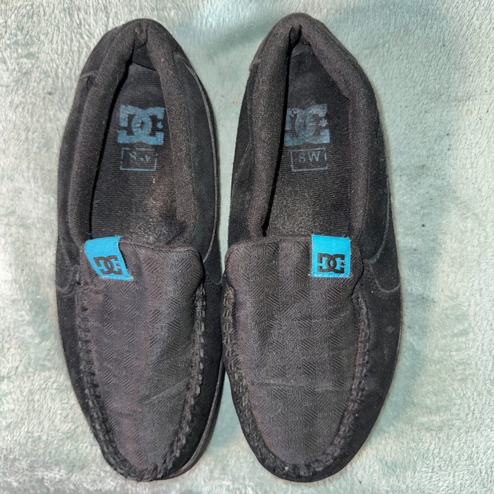 DC Women Villain Slip On Shoe 8 Black Suede Moccasin Toe Skate Loafer